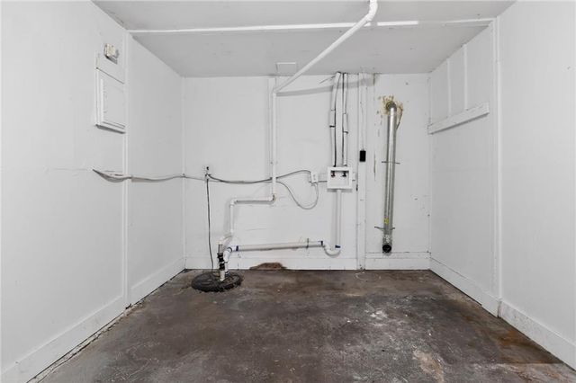 11302 MANCHESTER Avenue, Kansas City, MO 64134