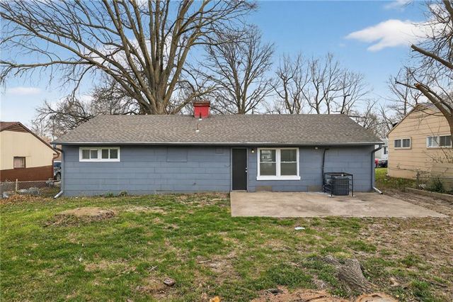 11302 MANCHESTER Avenue, Kansas City, MO 64134