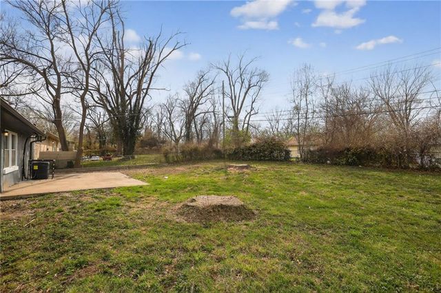 11302 MANCHESTER Avenue, Kansas City, MO 64134