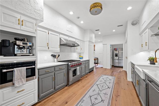 18247 Woodland Drive, Fairhope, AL 36532