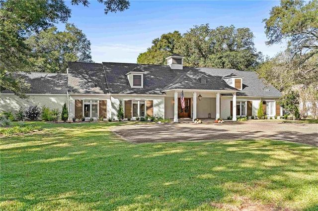 18247 Woodland Drive, Fairhope, AL 36532