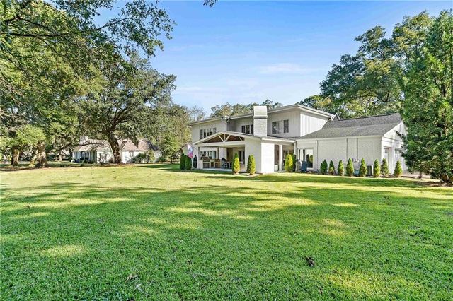 18247 Woodland Drive, Fairhope, AL 36532