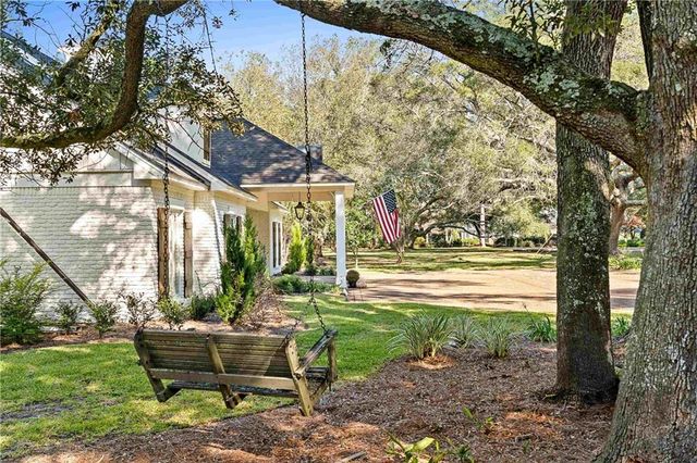18247 Woodland Drive, Fairhope, AL 36532