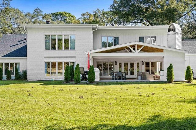 18247 Woodland Drive, Fairhope, AL 36532