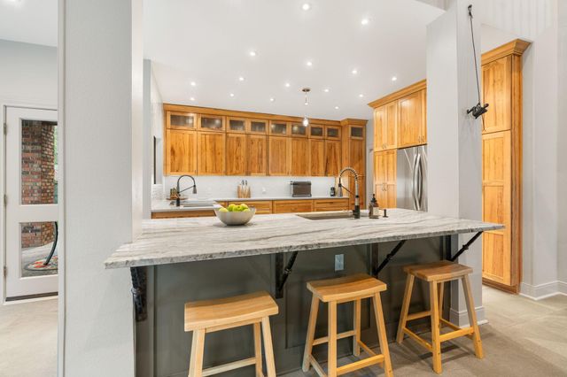 18 Golden Sunset Circle, The Woodlands, TX 77381