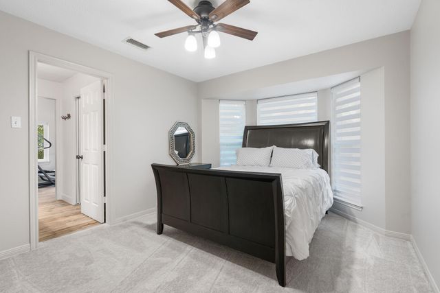 18 Golden Sunset Circle, The Woodlands, TX 77381