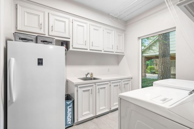 18 Golden Sunset Circle, The Woodlands, TX 77381