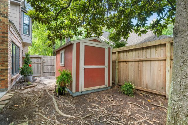 18 Golden Sunset Circle, The Woodlands, TX 77381