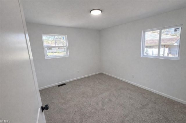 1203 Baskerville LN, Portsmouth, VA 23701