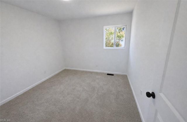 1203 Baskerville LN, Portsmouth, VA 23701