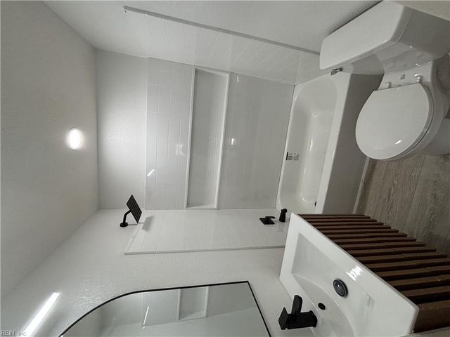 1203 Baskerville LN, Portsmouth, VA 23701