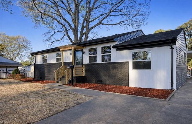 1203 Baskerville LN, Portsmouth, VA 23701