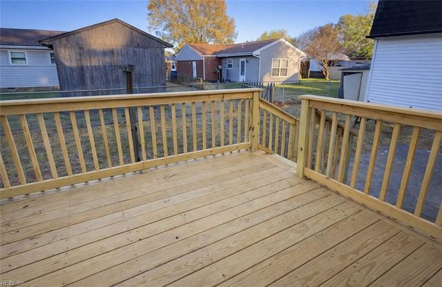 1203 Baskerville LN, Portsmouth, VA 23701