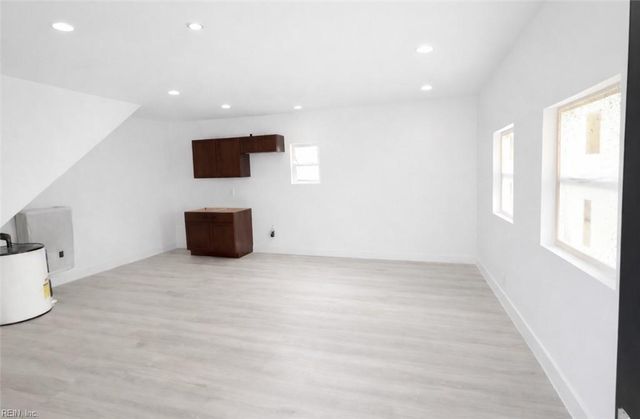 1203 Baskerville LN, Portsmouth, VA 23701