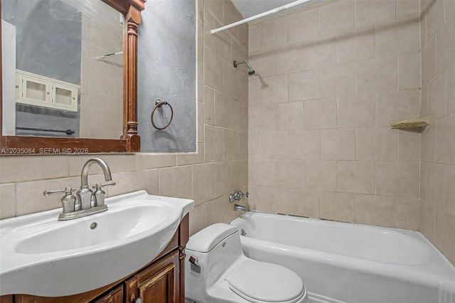 583 NW 47th St, Miami, FL 33127