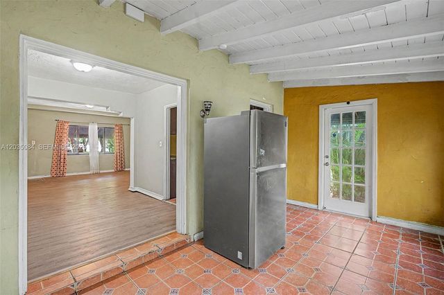 583 NW 47th St, Miami, FL 33127