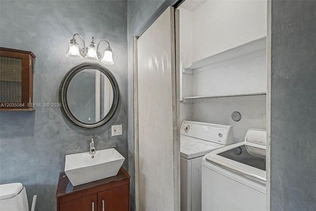 583 NW 47th St, Miami, FL 33127
