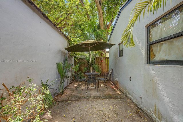 583 NW 47th St, Miami, FL 33127