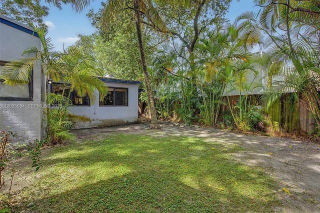 583 NW 47th St, Miami, FL 33127