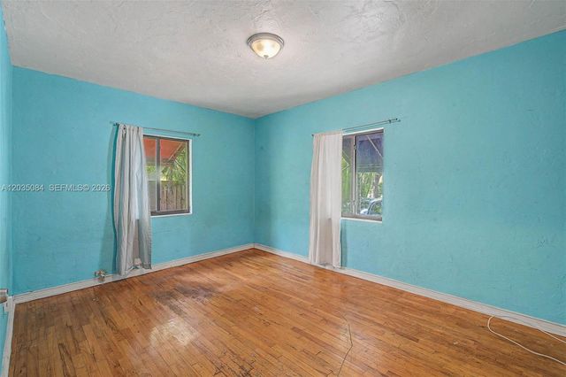 583 NW 47th St, Miami, FL 33127