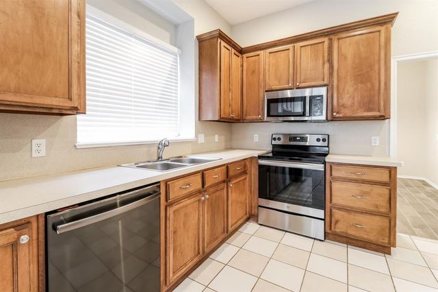 1125 Oak Creek Drive, Moore, OK 73160