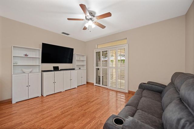 9281 Spilsby Ct, Sacramento, CA 95829