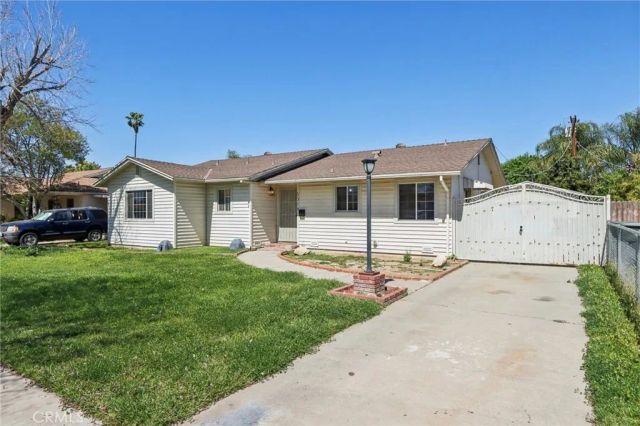 5319 Rochester, Riverside, CA 92504