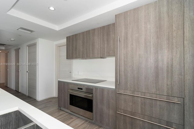 801 S Miami Ave 1409, Miami, FL 33130