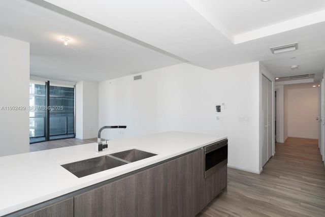 801 S Miami Ave 1409, Miami, FL 33130