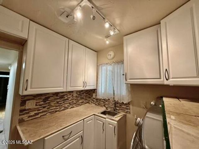 9118 N Eaglestone Loop, Tucson, AZ 85742