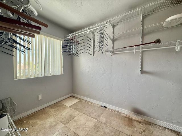 9118 N Eaglestone Loop, Tucson, AZ 85742