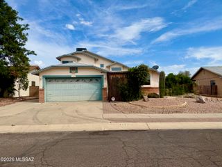 9118 N Eaglestone Loop, Tucson, AZ 85742