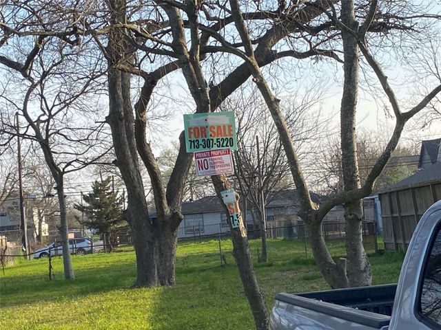 1208 E 34th Street, Houston, TX 77022