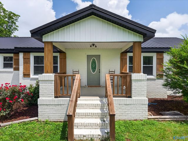 2605 Ready Section Road, Toney, AL 35773