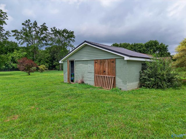 2605 Ready Section Road, Toney, AL 35773