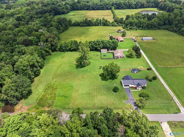 2605 Ready Section Road, Toney, AL 35773