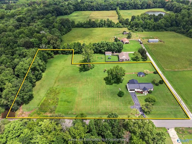 2605 Ready Section Road, Toney, AL 35773