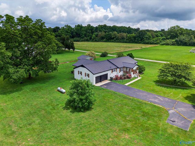 2605 Ready Section Road, Toney, AL 35773