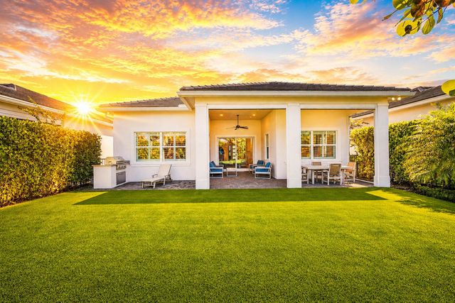 12424 Hammock Way, Palm Beach Gardens, FL 33412