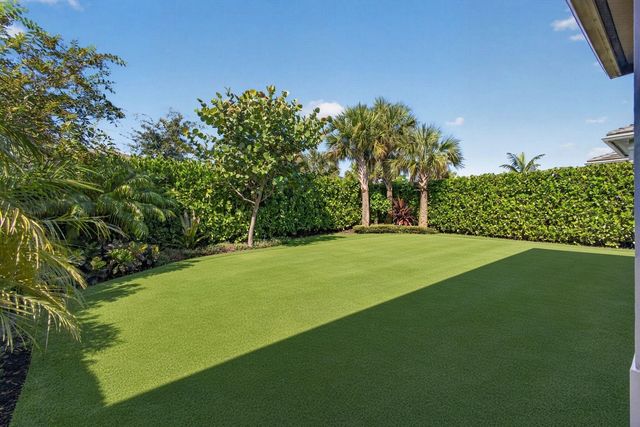12424 Hammock Way, Palm Beach Gardens, FL 33412