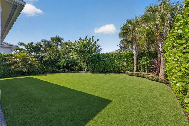 12424 Hammock Way, Palm Beach Gardens, FL 33412
