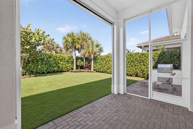 12424 Hammock Way, Palm Beach Gardens, FL 33412