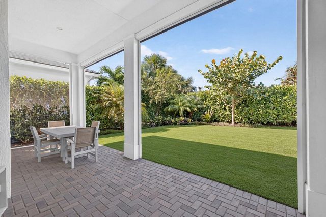 12424 Hammock Way, Palm Beach Gardens, FL 33412