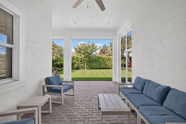 12424 Hammock Way, Palm Beach Gardens, FL 33412