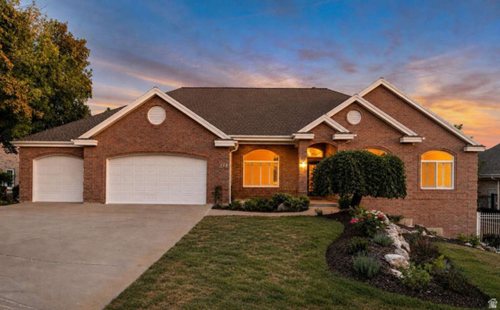 713 SPRINGWOOD DR, Farmington, UT 84025 — exterior
