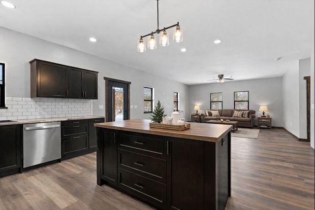 W11115 CTH W, Crivitz, WI 54114