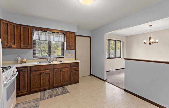 361 Eldridge Avenue E, Maplewood, MN 55117