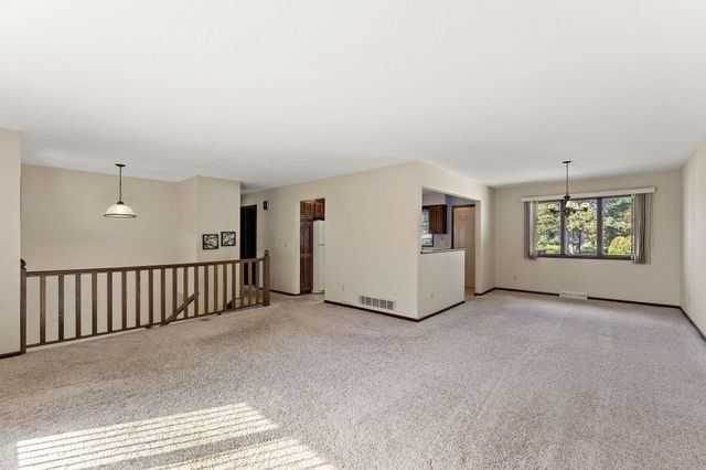 361 Eldridge Avenue E, Maplewood, MN 55117