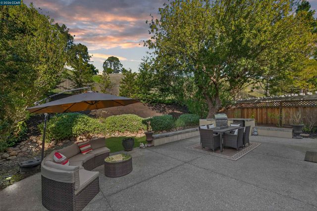 490 Eagle Valley Way, Danville, CA 94506
