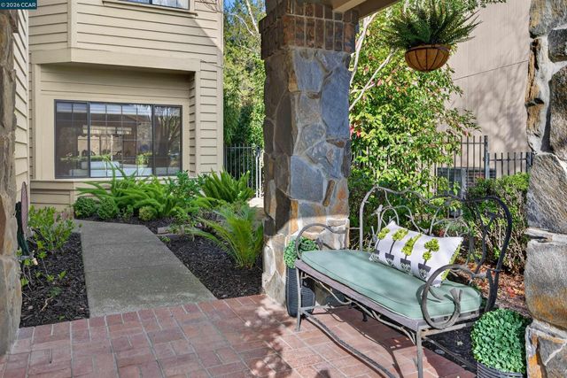 490 Eagle Valley Way, Danville, CA 94506